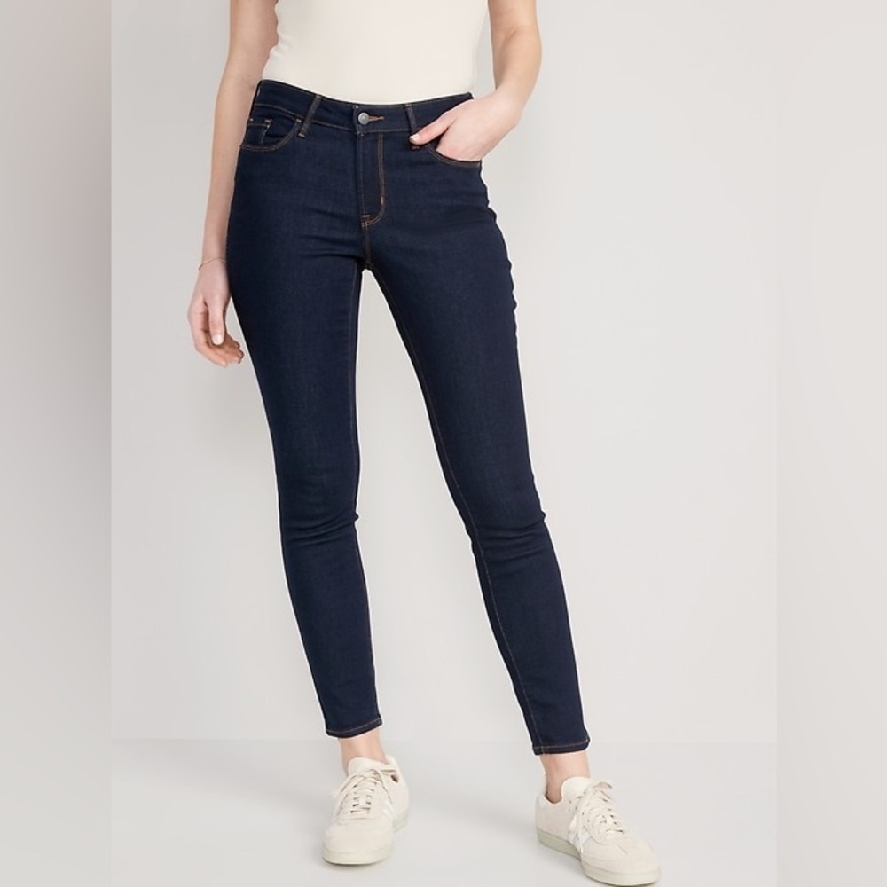 Old Navy Mid Rise Skinny Jeans Dark Wash Size 8 NWT